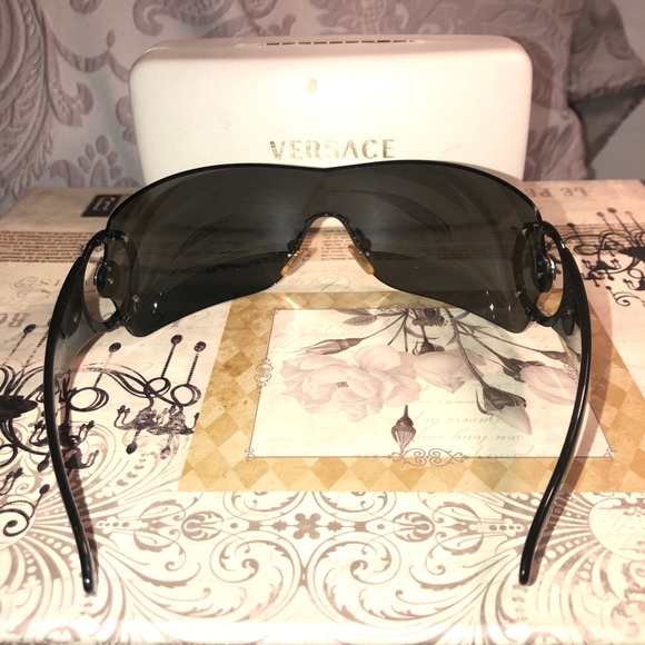 Versace sunglasses - Picture 3 of 10